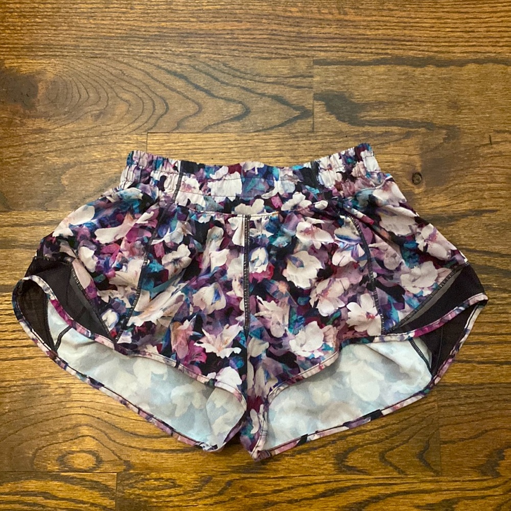 Hotty Hot Floral Lululemon Shorts Size 2